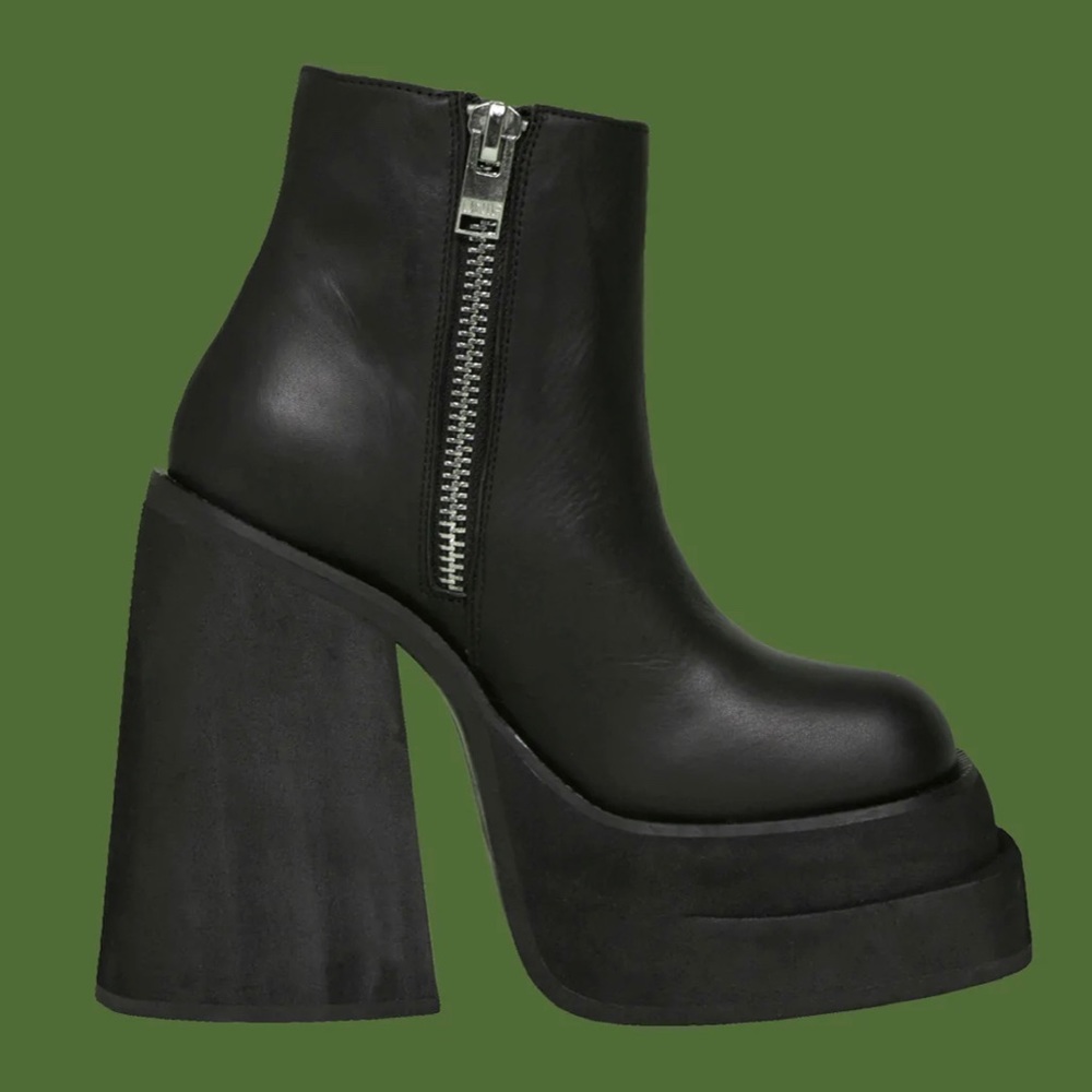 UNIF Brat Platform Boot Size 7